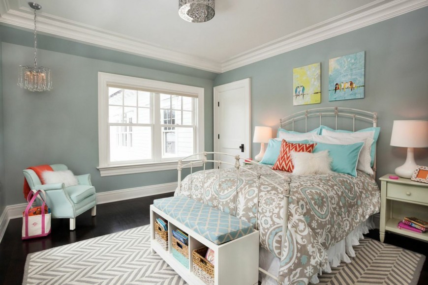 bedroom with chevron rug