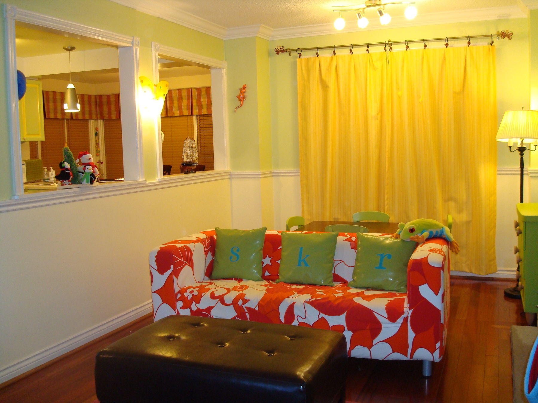 interior home decoration - avoid the themed look.