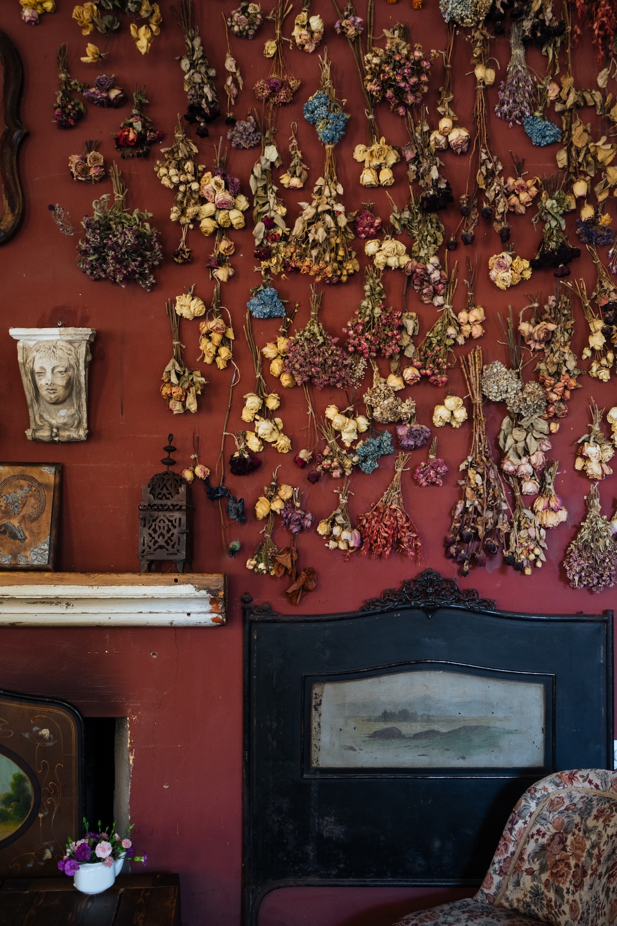 dont overdo it with wall art
