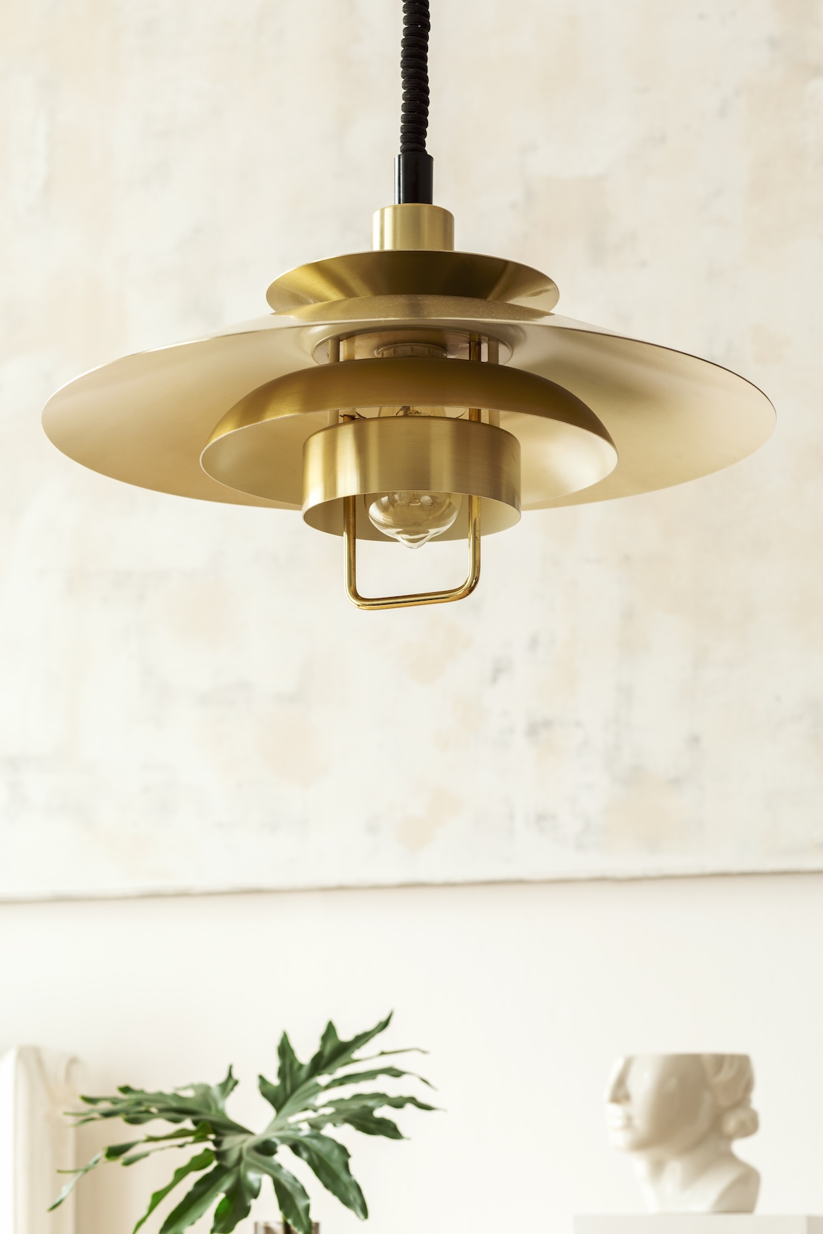 Gold lighting decor idea 1