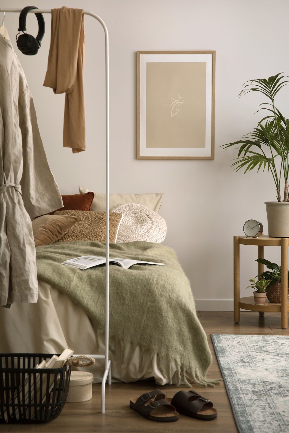 Small apartment decorating idea 7